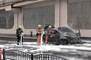 神来之笔！回顾曼朱基奇欧冠决赛的无解倒钩！